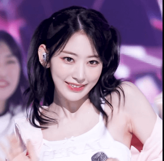 Sakura Miyawaki Net Worth