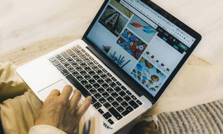 online web model 910765779